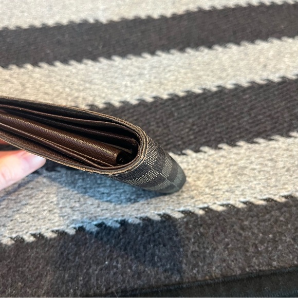 Louis Vuitton bifold wallet - Picture 4 of 12